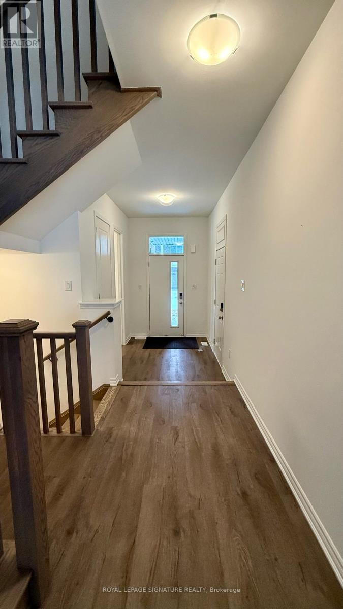 1704 Dance Court, Milton, Ontario  L9E 2A3 - Photo 4 - W12969612