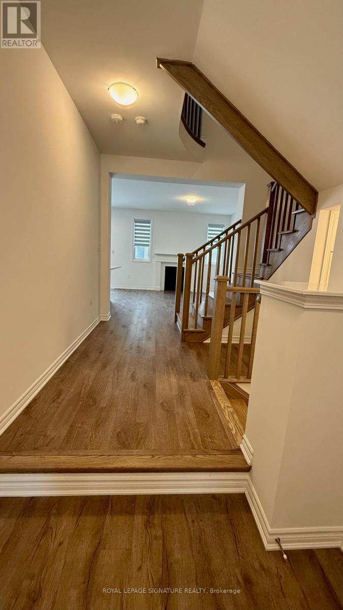 1704 Dance Court, Milton, Ontario  L9E 2A3 - Photo 6 - W12969612