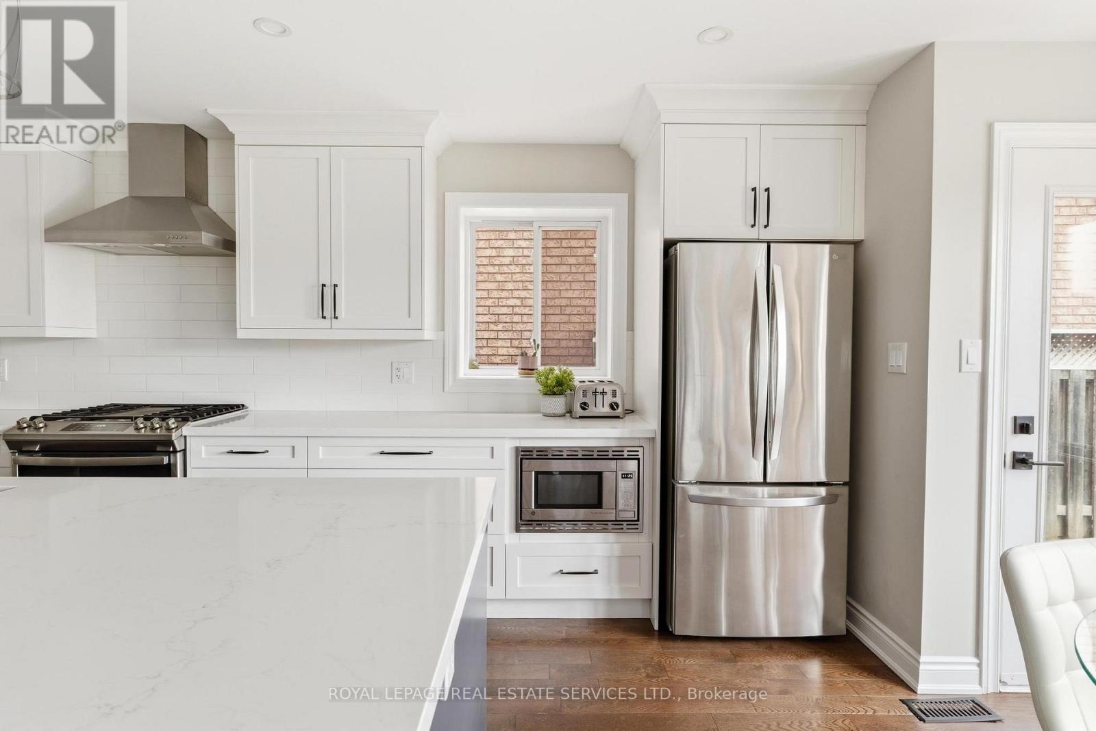 2370 Stillmeadow Road, Oakville, Ontario  L6M 4C8 - Photo 12 - W12969622