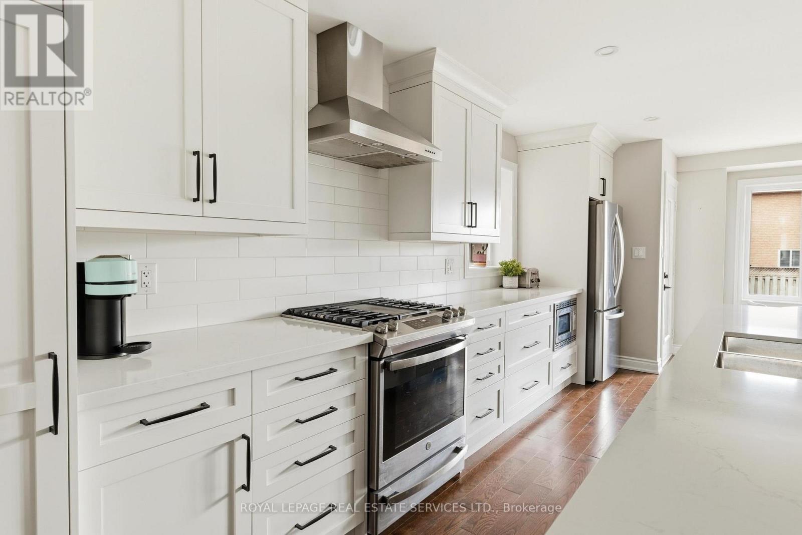 2370 Stillmeadow Road, Oakville, Ontario  L6M 4C8 - Photo 19 - W12969622