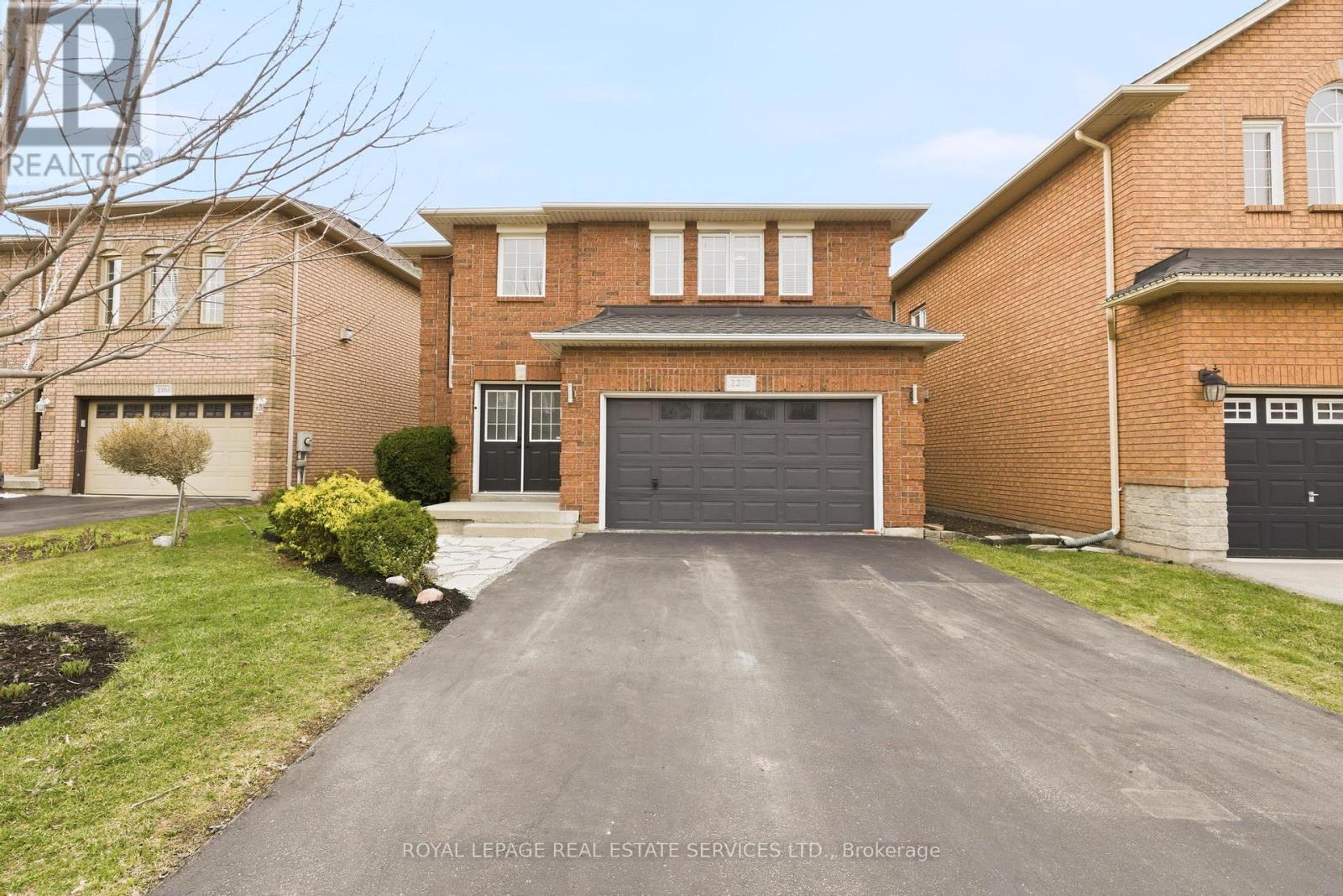 2370 Stillmeadow Road, Oakville, Ontario  L6M 4C8 - Photo 2 - W12969622
