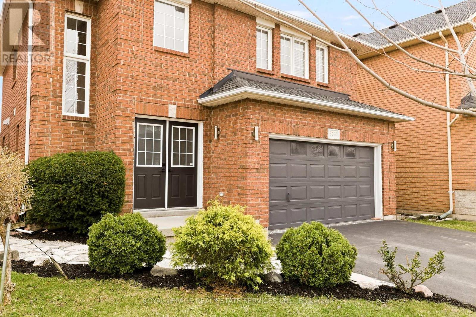 2370 Stillmeadow Road, Oakville, Ontario  L6M 4C8 - Photo 6 - W12969622