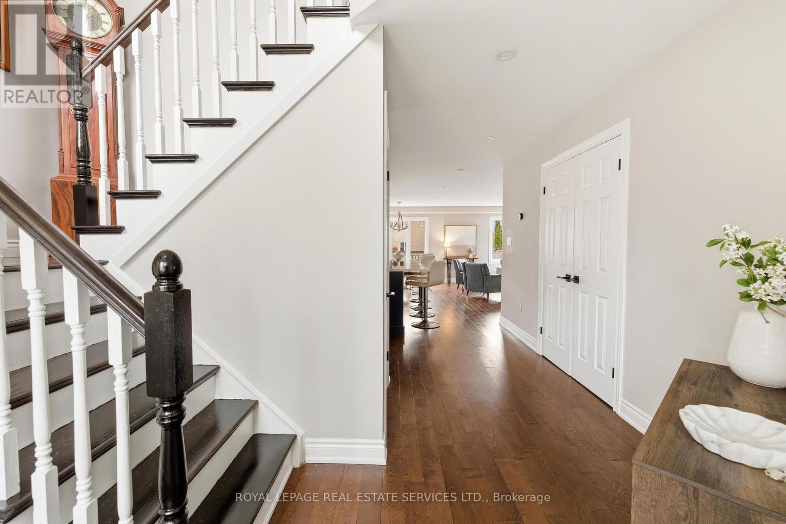 2370 Stillmeadow Road, Oakville, Ontario  L6M 4C8 - Photo 7 - W12969622