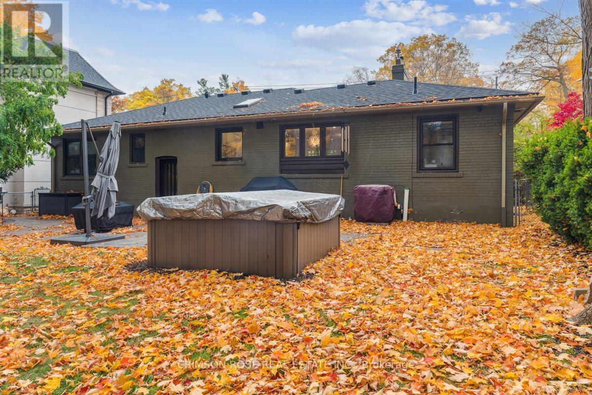 89 Holyrood Avenue, Oakville, Ontario  L6K 2V4 - Photo 32 - W12969646