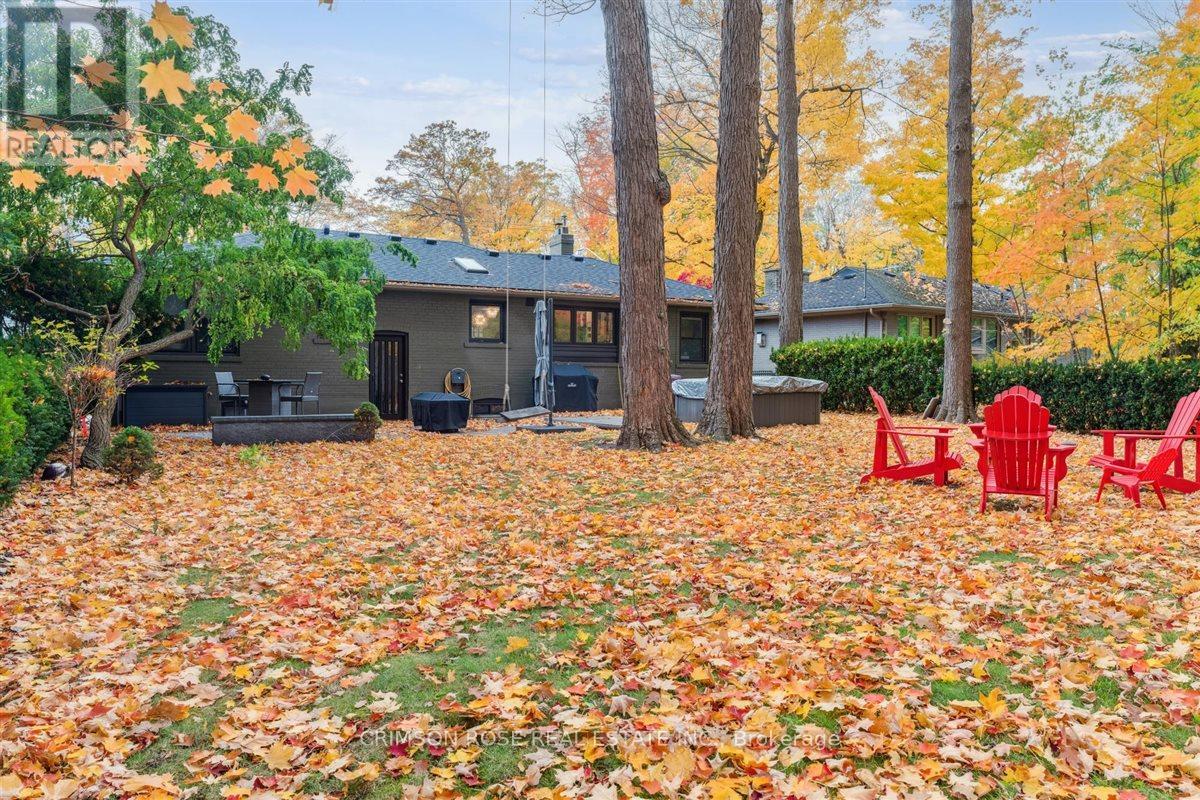 89 Holyrood Avenue, Oakville, Ontario  L6K 2V4 - Photo 33 - W12969646