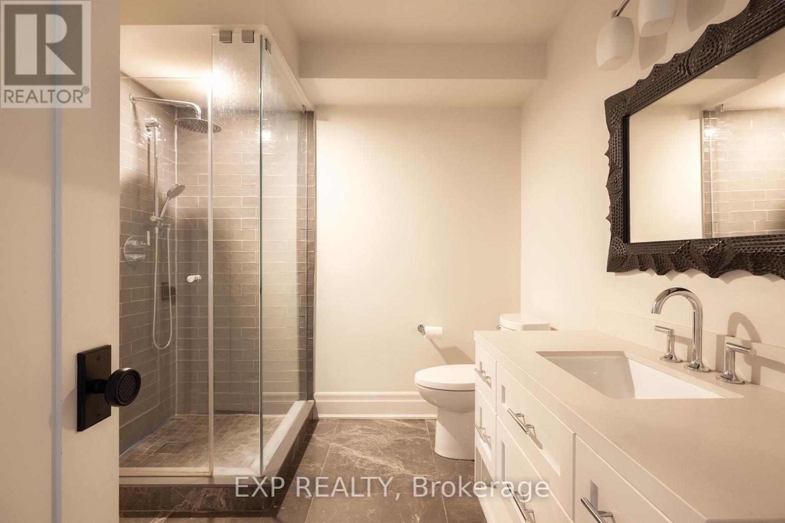 31 Brownstone Lane, Toronto, Ontario  M8X 2Z6 - Photo 17 - W12969650