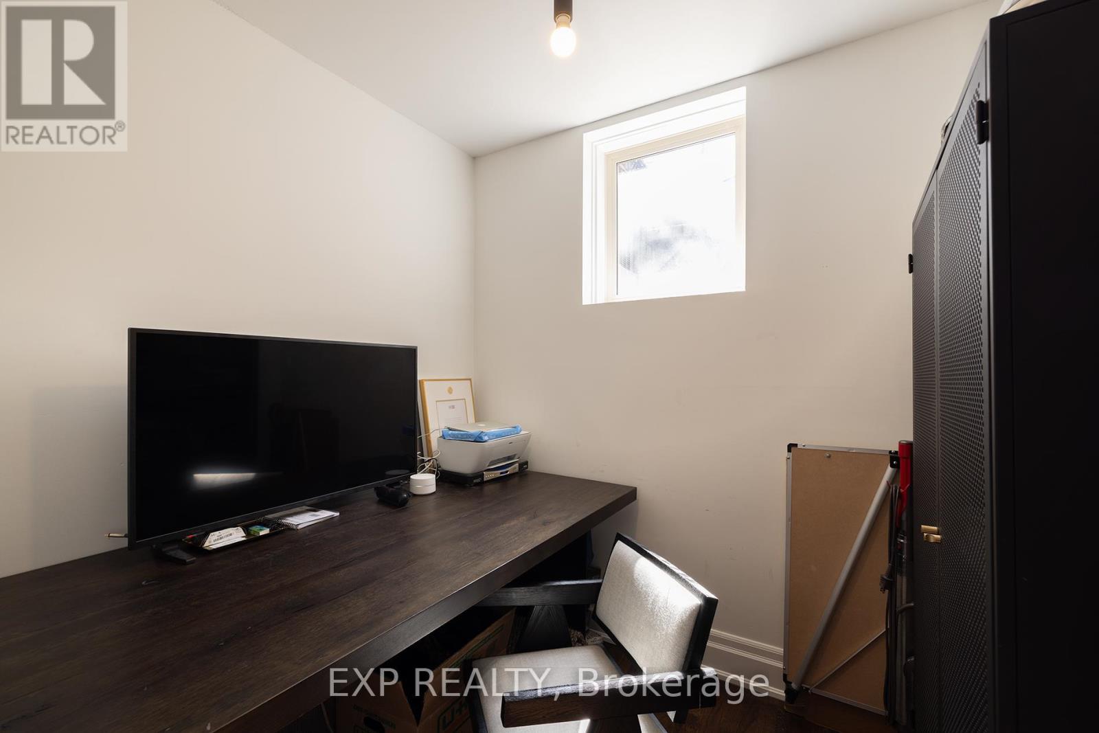 31 Brownstone Lane, Toronto, Ontario  M8X 2Z6 - Photo 20 - W12969650