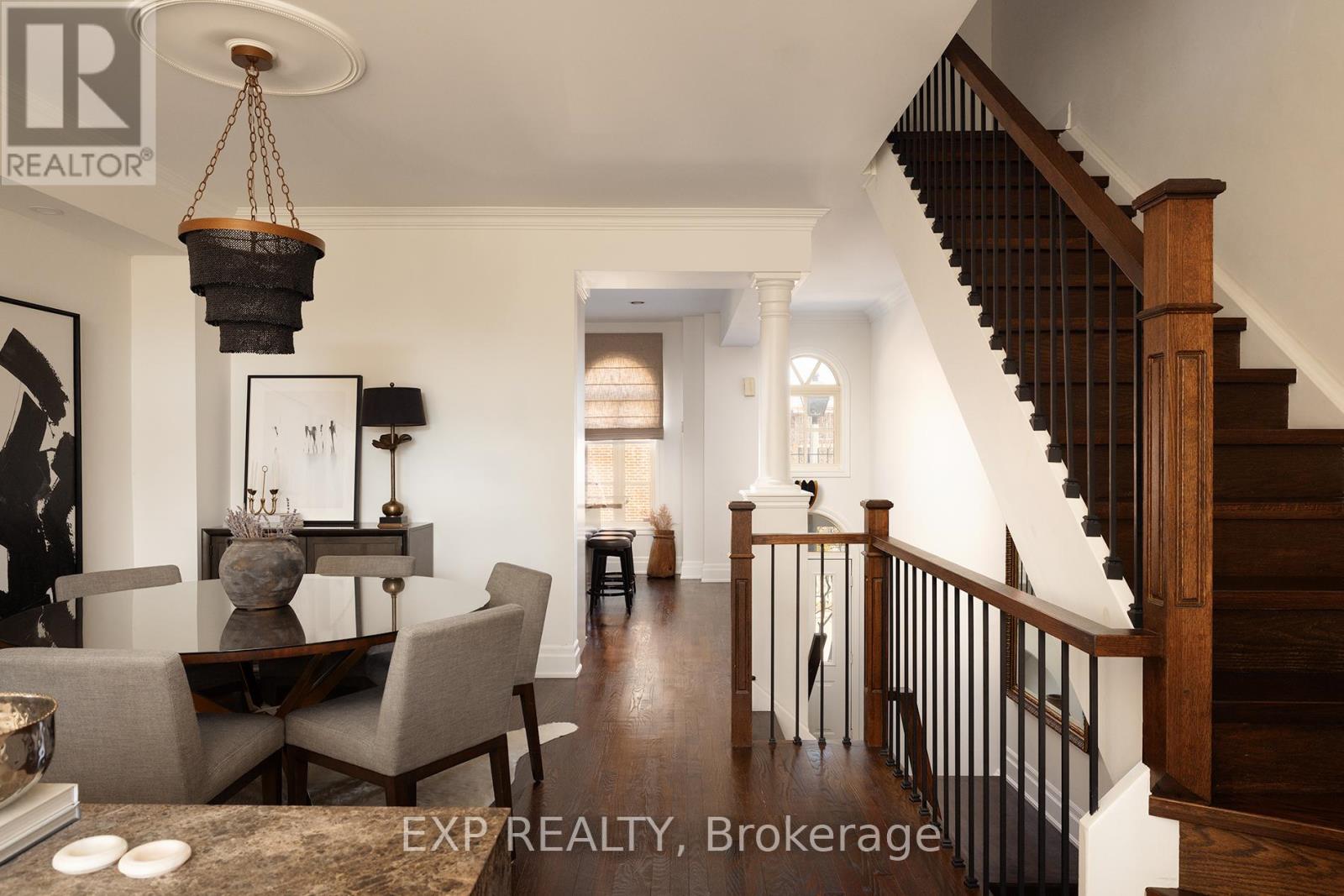 31 Brownstone Lane, Toronto, Ontario  M8X 2Z6 - Photo 6 - W12969650