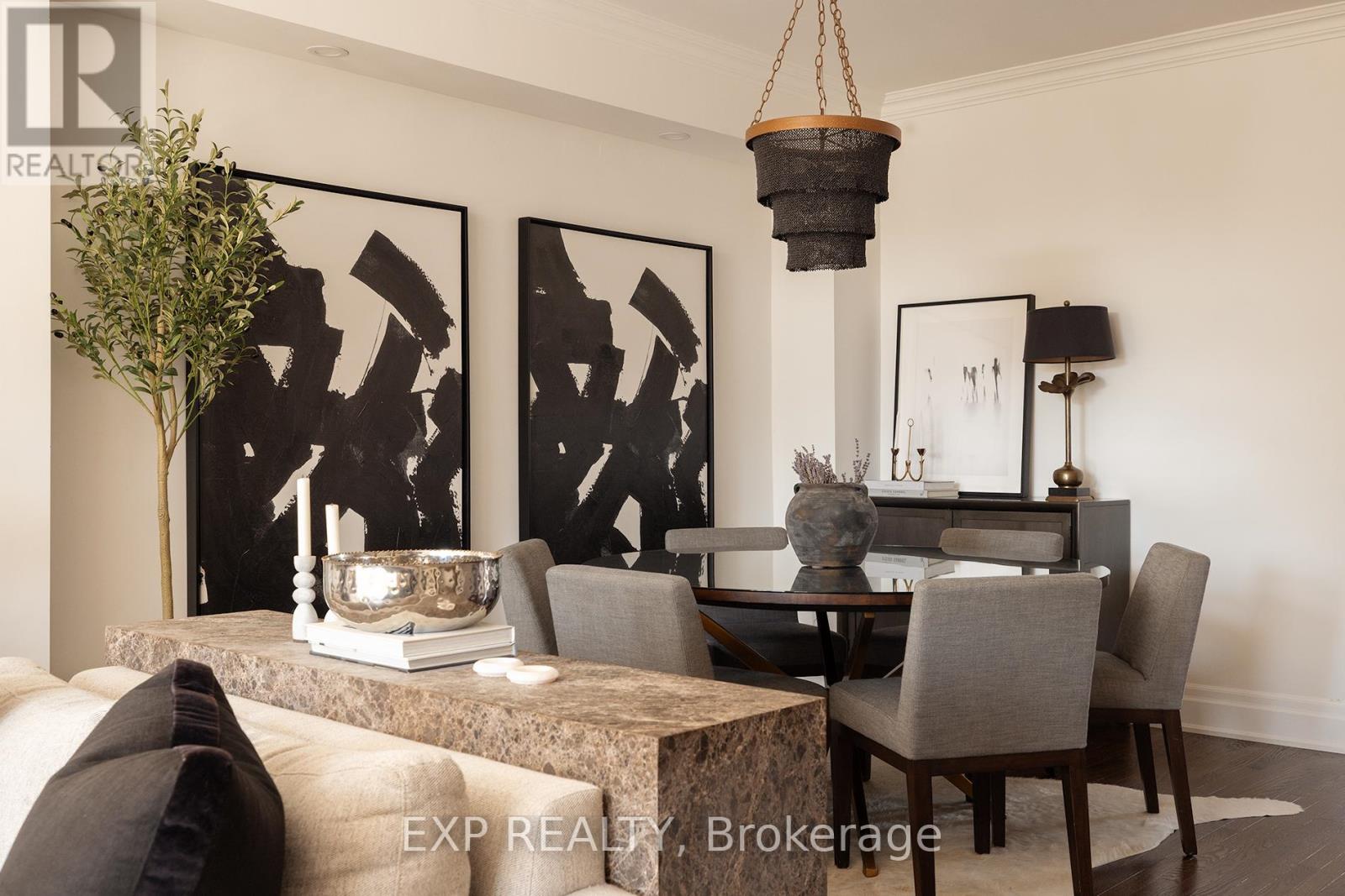 31 Brownstone Lane, Toronto, Ontario  M8X 2Z6 - Photo 8 - W12969650