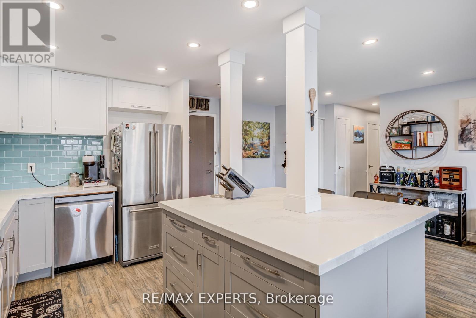 406 - 3390 Weston Road, Toronto, Ontario  M9M 2X3 - Photo 10 - W12969678