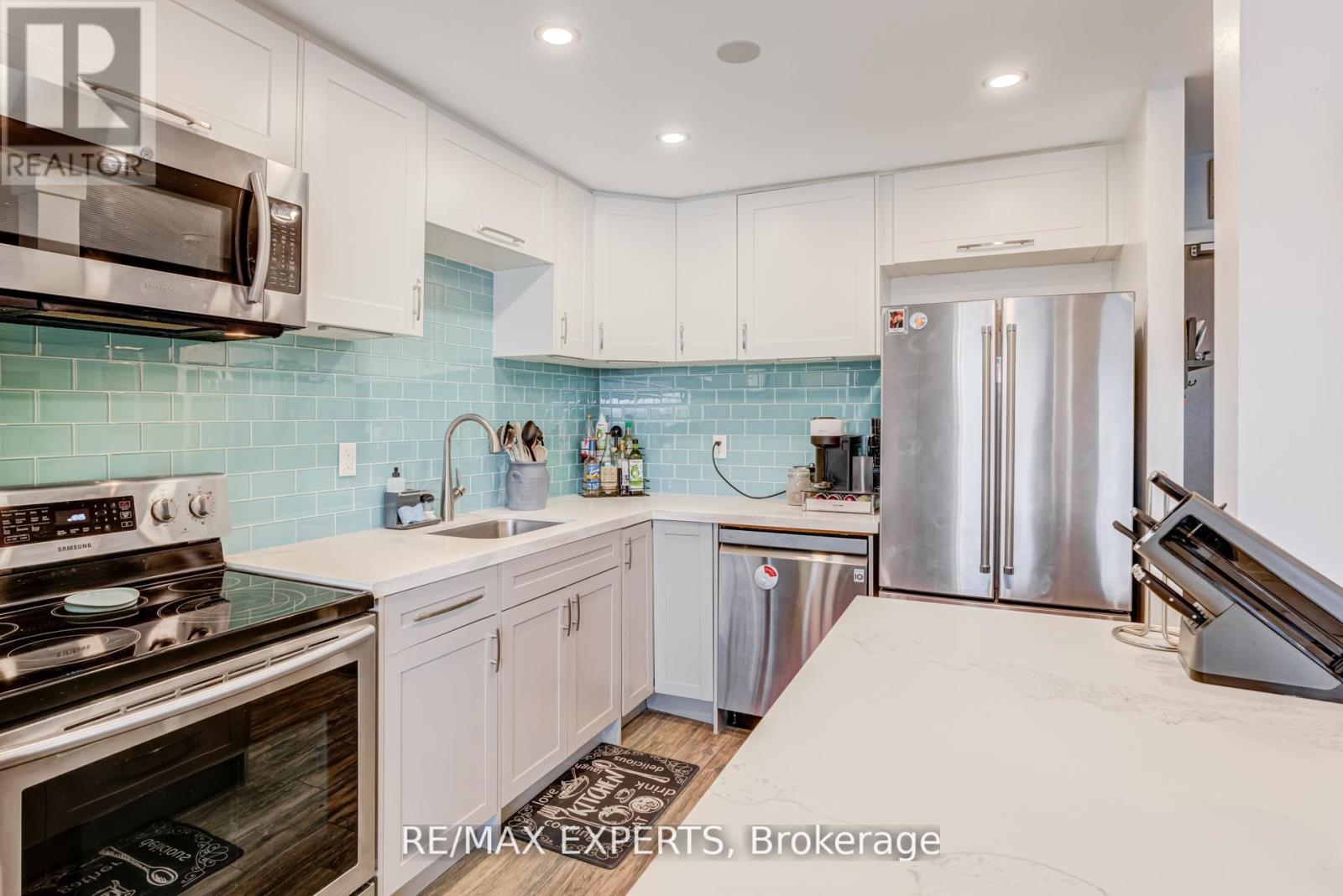 406 - 3390 Weston Road, Toronto, Ontario  M9M 2X3 - Photo 12 - W12969678