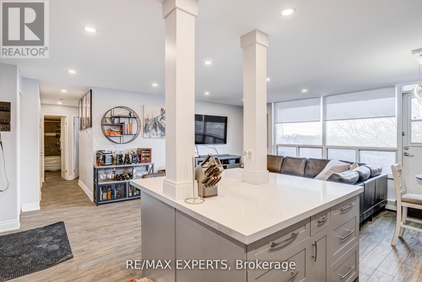 406 - 3390 Weston Road, Toronto, Ontario  M9M 2X3 - Photo 13 - W12969678