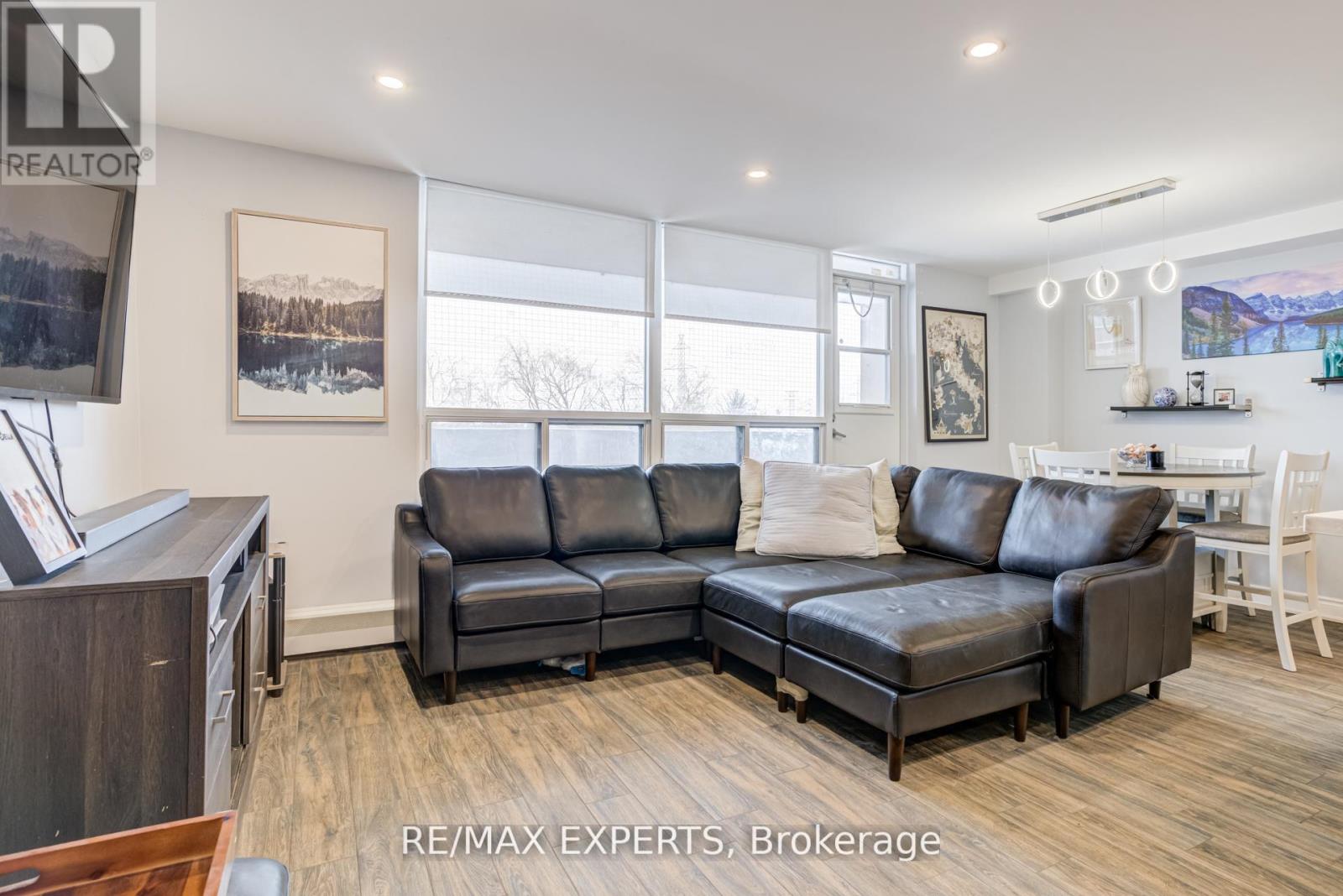 406 - 3390 Weston Road, Toronto, Ontario  M9M 2X3 - Photo 2 - W12969678