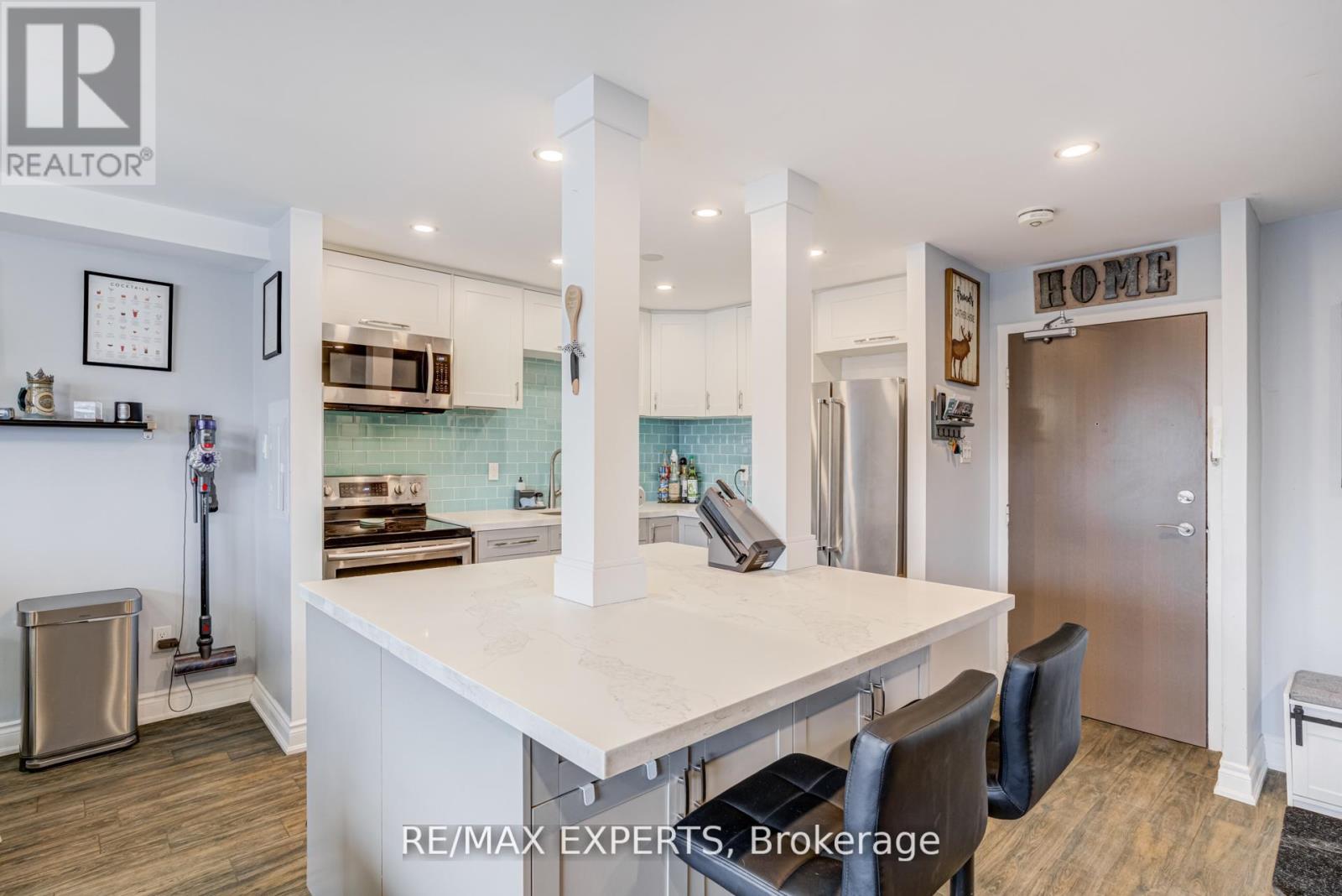 406 - 3390 Weston Road, Toronto, Ontario  M9M 2X3 - Photo 9 - W12969678