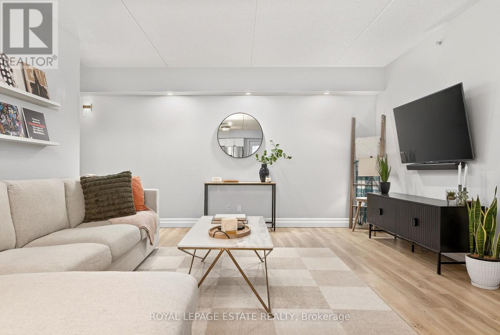 101 - 2035 Appleby Line, Burlington, Ontario  L7L 7G8 - Photo 8 - W12969682