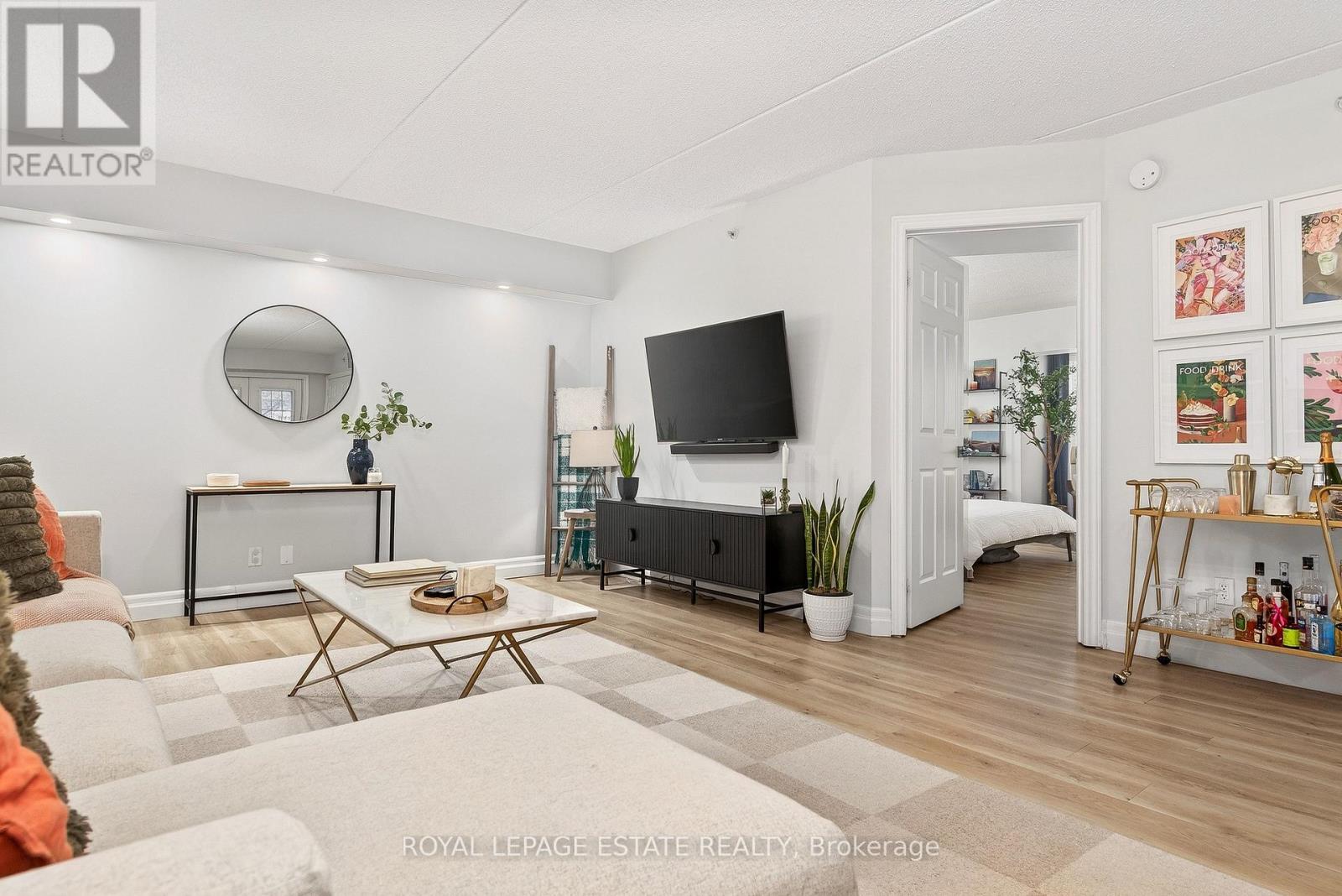 101 - 2035 Appleby Line, Burlington, Ontario  L7L 7G8 - Photo 9 - W12969682