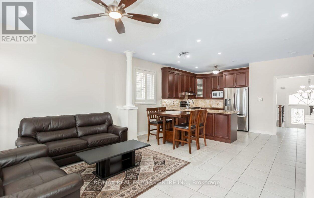 43 Donherb Crescent, Caledon, Ontario  L7C 1E4 - Photo 15 - W12969736