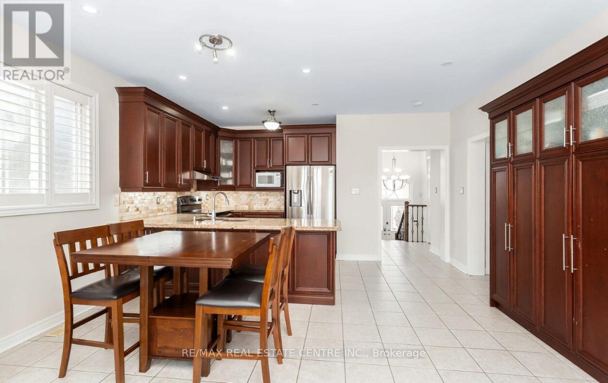 43 Donherb Crescent, Caledon, Ontario  L7C 1E4 - Photo 16 - W12969736