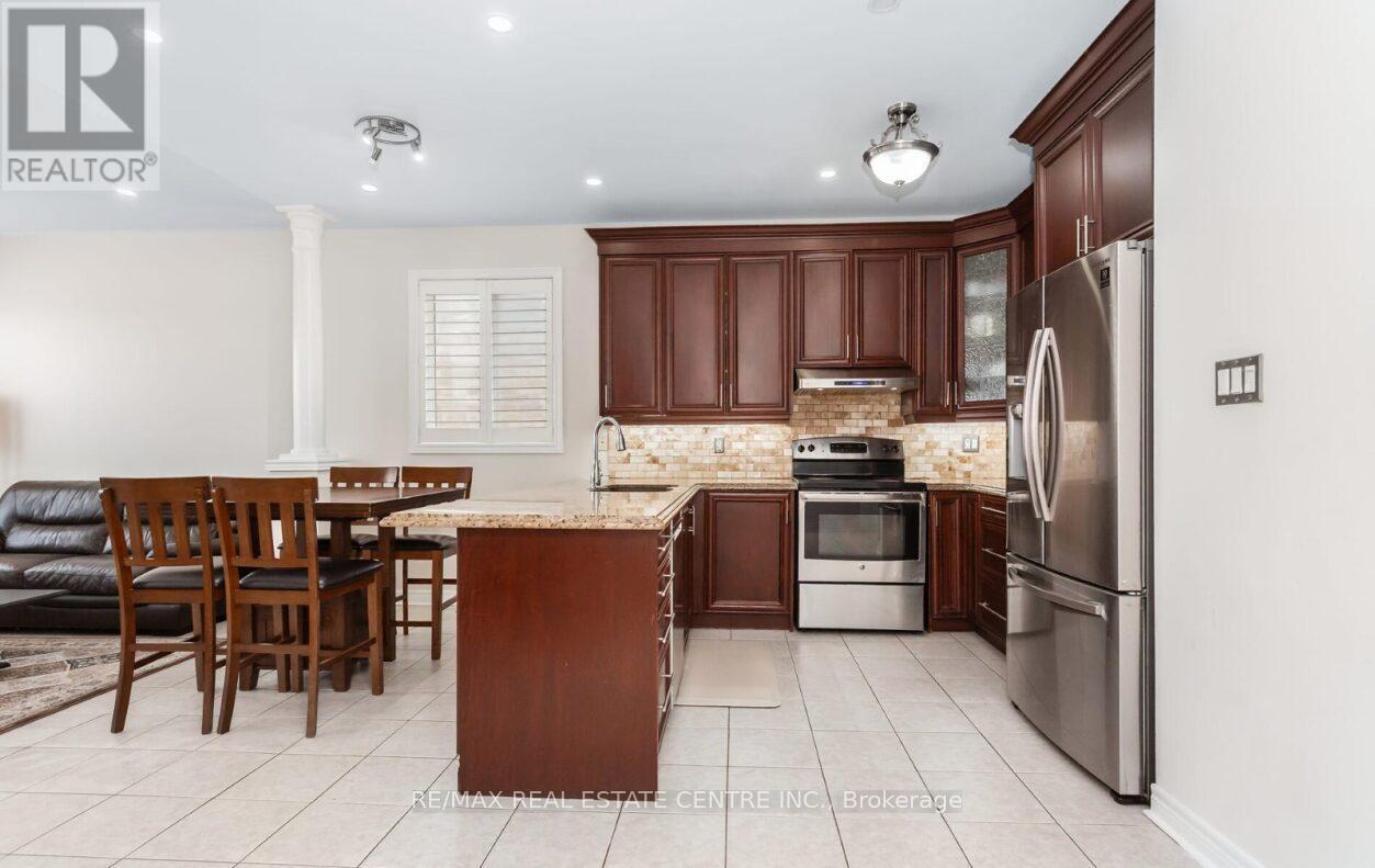 43 Donherb Crescent, Caledon, Ontario  L7C 1E4 - Photo 17 - W12969736