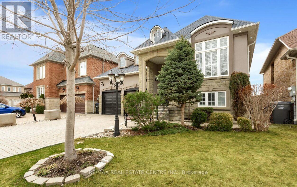 43 Donherb Crescent, Caledon, Ontario  L7C 1E4 - Photo 2 - W12969736