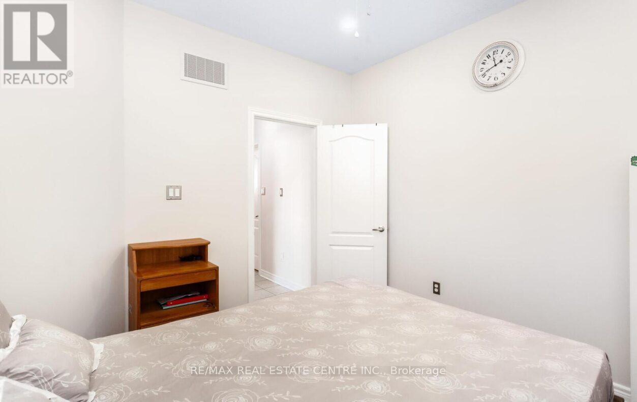 43 Donherb Crescent, Caledon, Ontario  L7C 1E4 - Photo 27 - W12969736