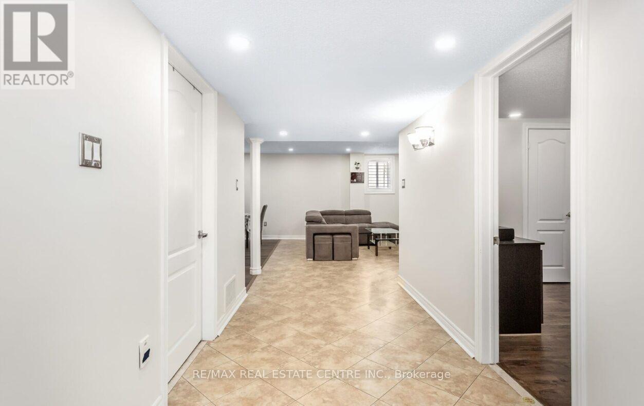 43 Donherb Crescent, Caledon, Ontario  L7C 1E4 - Photo 29 - W12969736