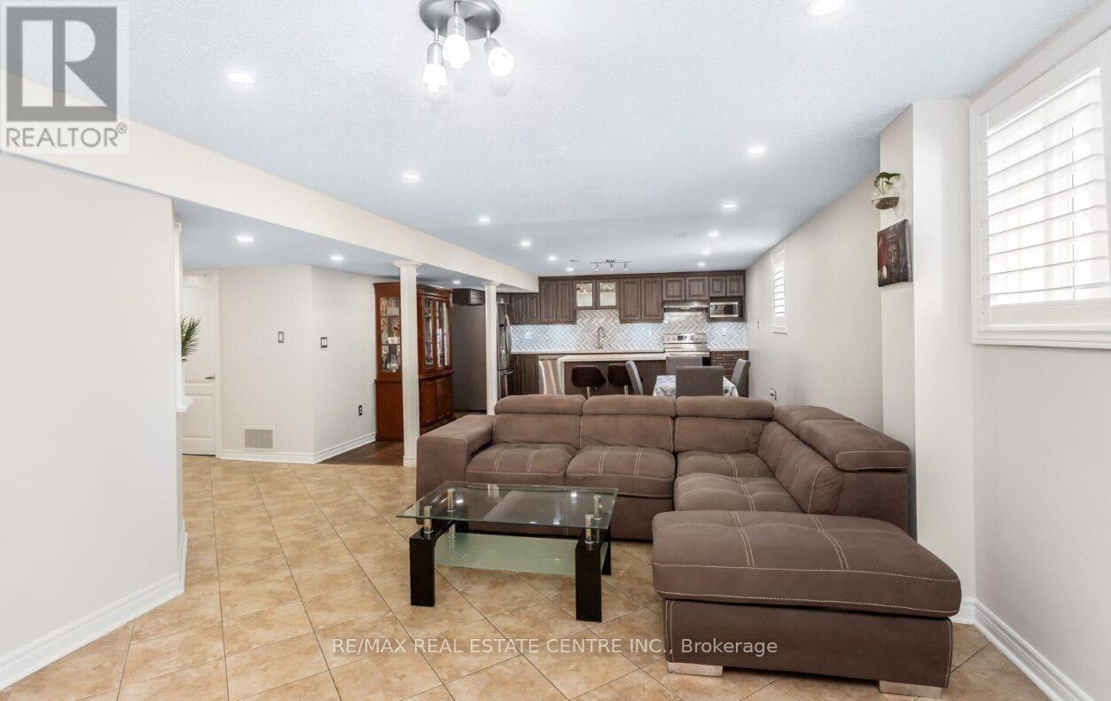 43 Donherb Crescent, Caledon, Ontario  L7C 1E4 - Photo 32 - W12969736