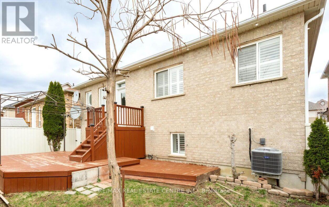 43 Donherb Crescent, Caledon, Ontario  L7C 1E4 - Photo 49 - W12969736