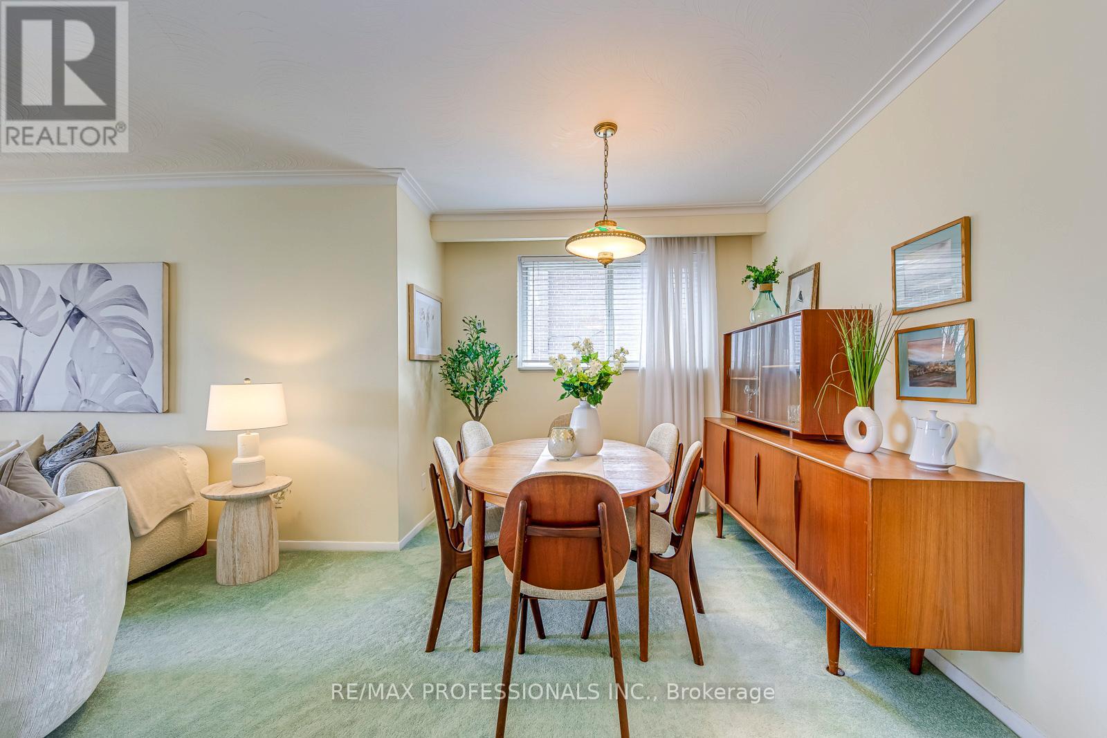 270 Wellesworth Drive, Toronto, Ontario  M9C 4S7 - Photo 10 - W12969742