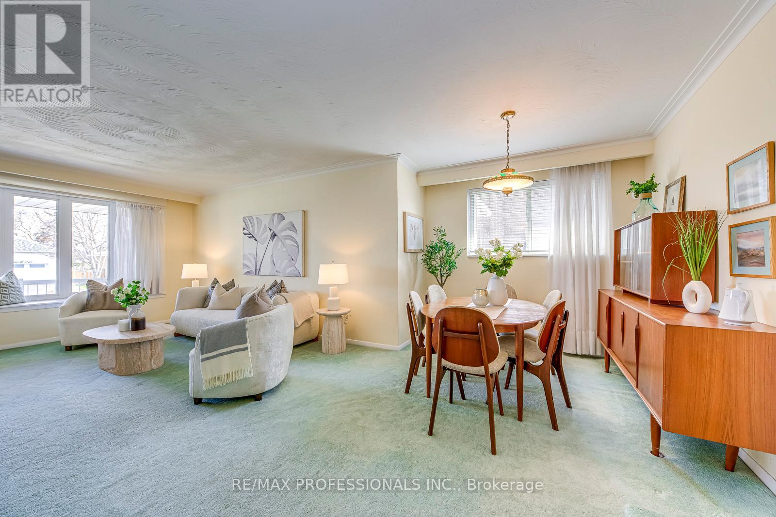 270 Wellesworth Drive, Toronto, Ontario  M9C 4S7 - Photo 12 - W12969742