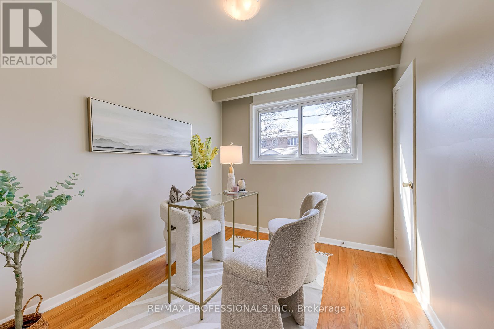 270 Wellesworth Drive, Toronto, Ontario  M9C 4S7 - Photo 19 - W12969742