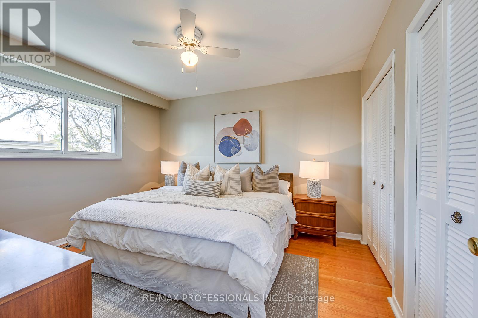 270 Wellesworth Drive, Toronto, Ontario  M9C 4S7 - Photo 27 - W12969742