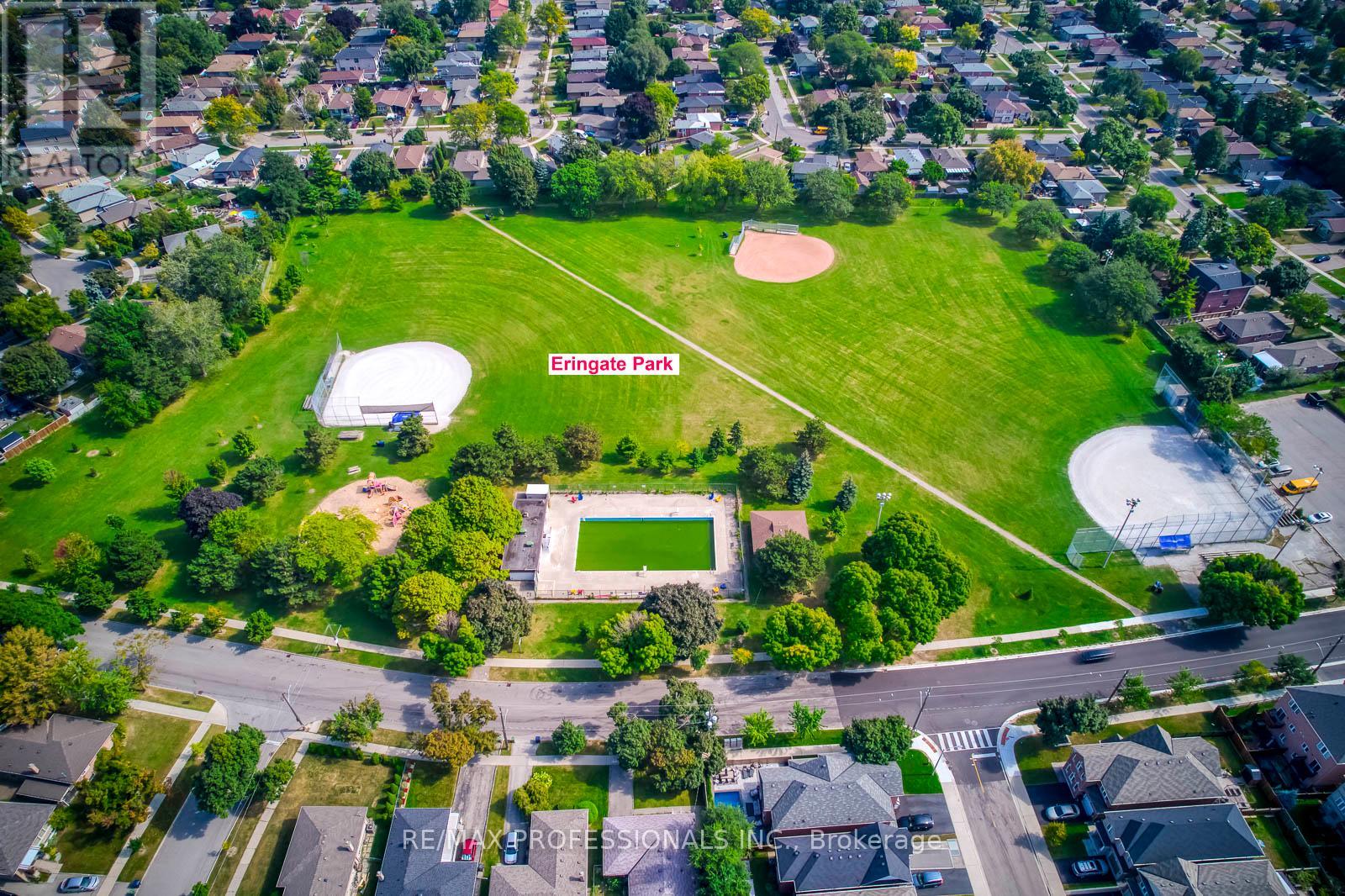 270 Wellesworth Drive, Toronto, Ontario  M9C 4S7 - Photo 49 - W12969742