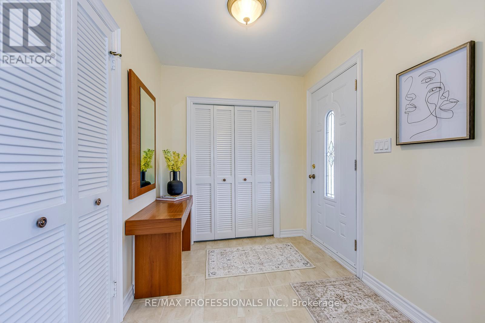 270 Wellesworth Drive, Toronto, Ontario  M9C 4S7 - Photo 5 - W12969742