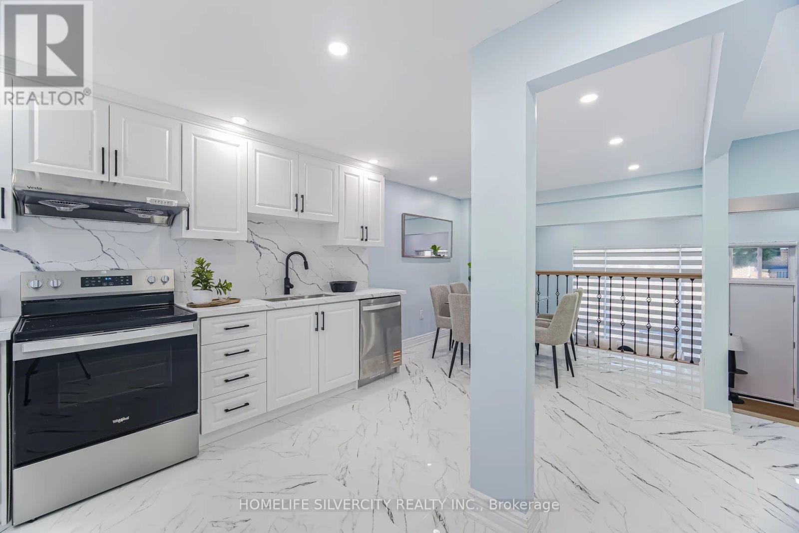 79 Darras Court, Brampton, Ontario  L6T 1W7 - Photo 18 - W12969756