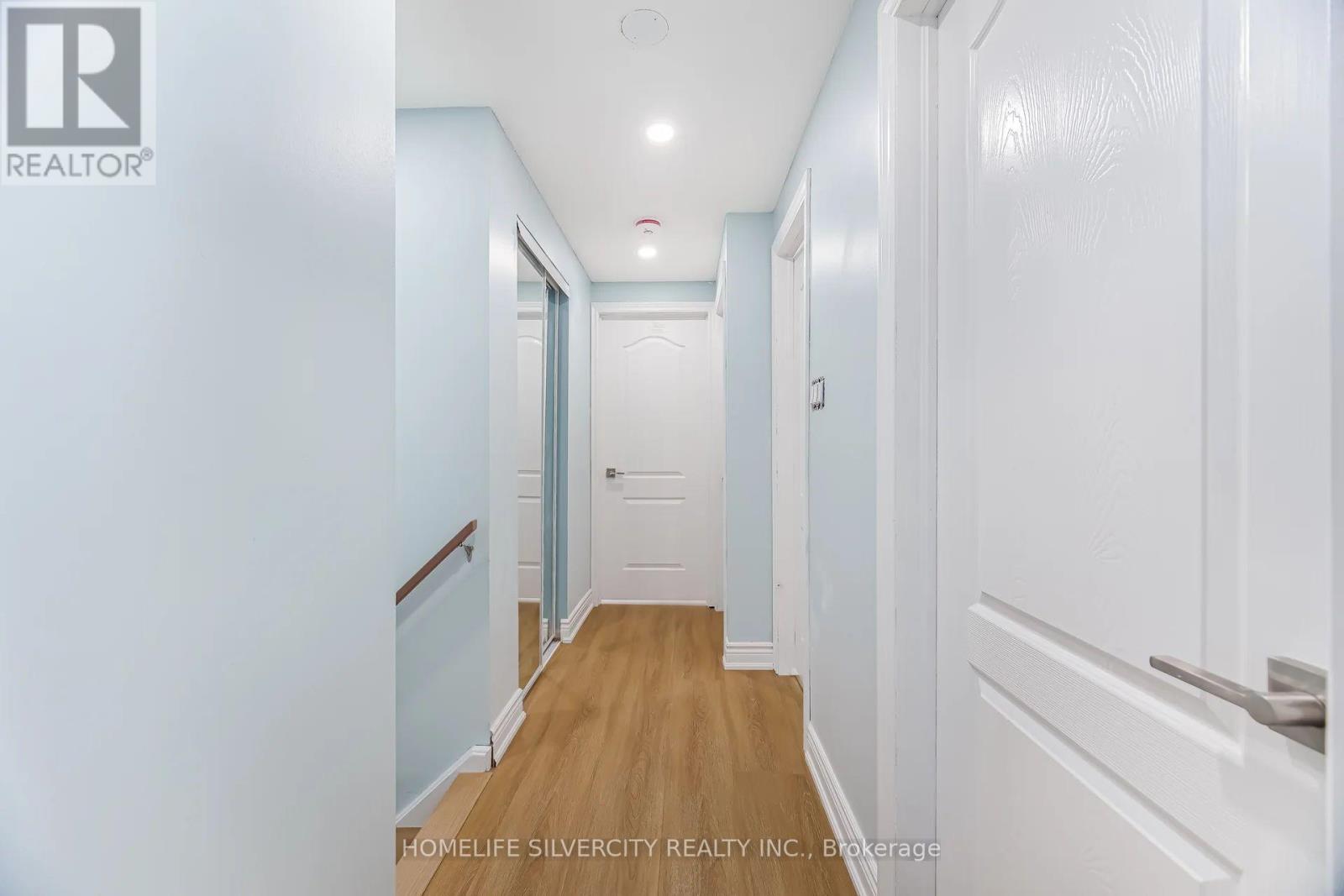 79 Darras Court, Brampton, Ontario  L6T 1W7 - Photo 21 - W12969756