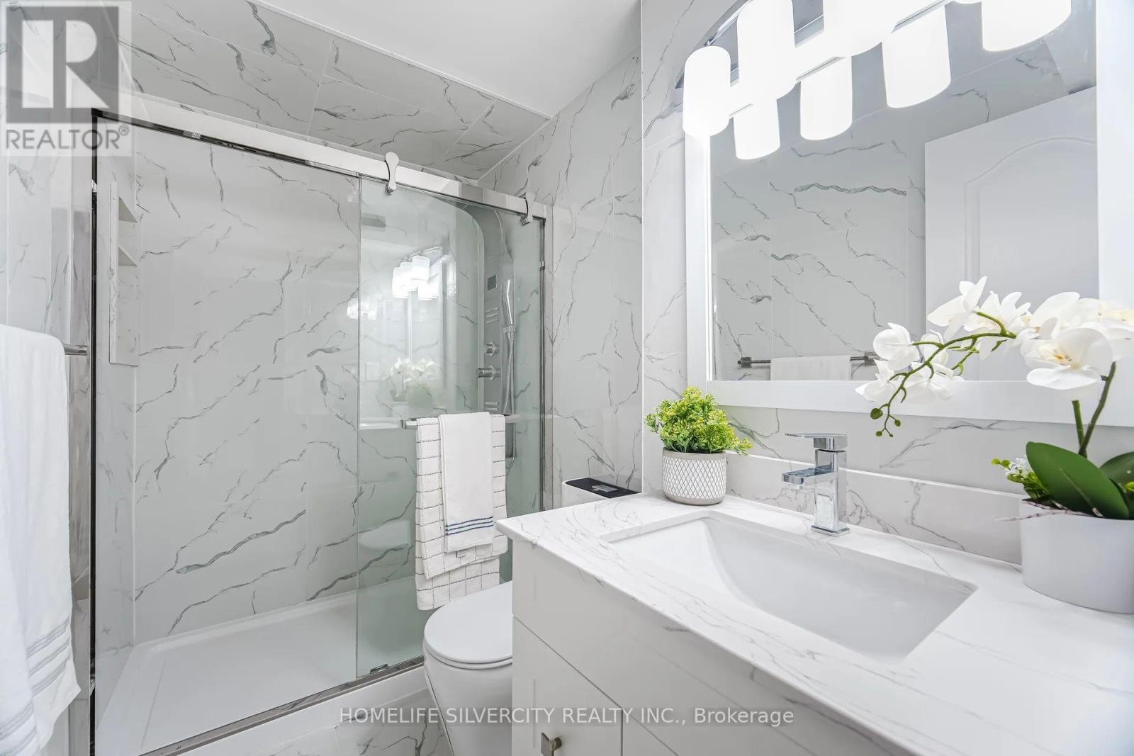 79 Darras Court, Brampton, Ontario  L6T 1W7 - Photo 31 - W12969756