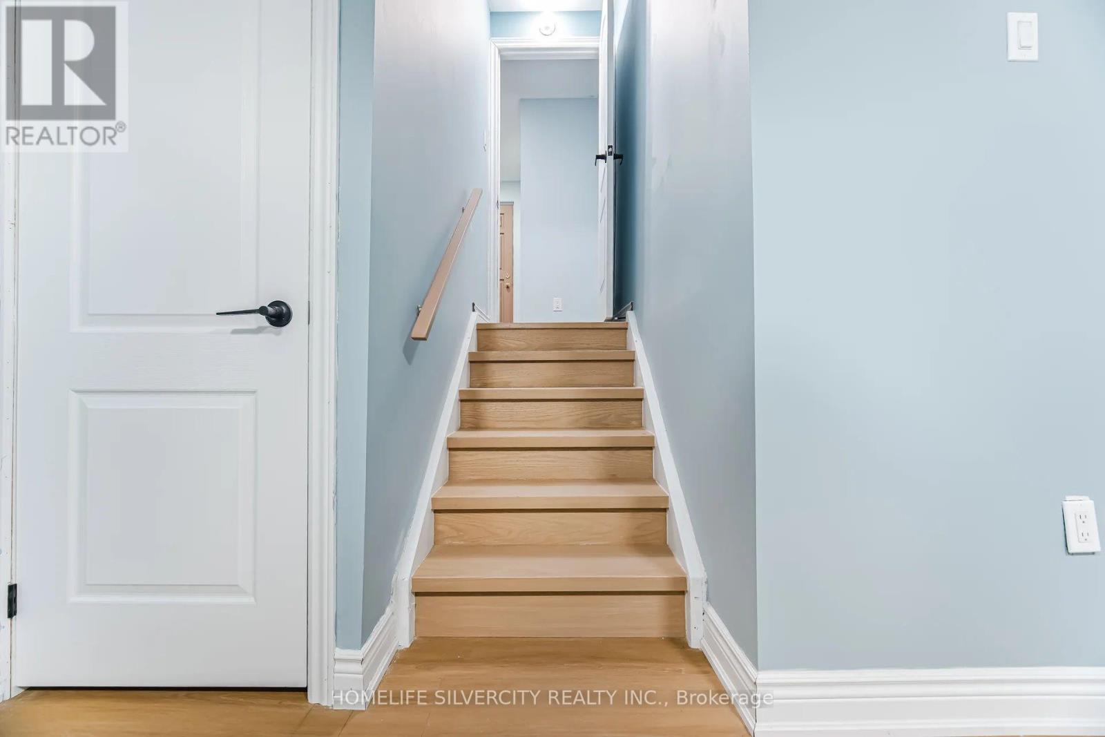 79 Darras Court, Brampton, Ontario  L6T 1W7 - Photo 32 - W12969756