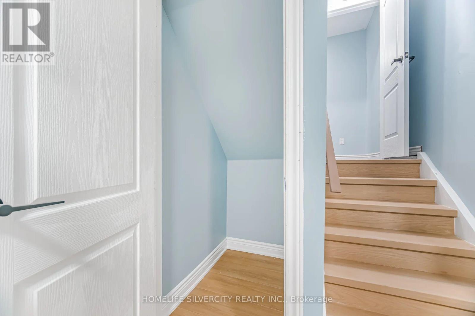 79 Darras Court, Brampton, Ontario  L6T 1W7 - Photo 35 - W12969756