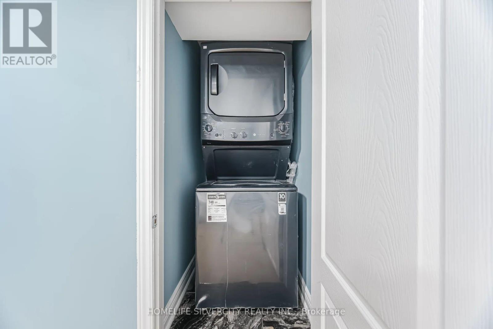 79 Darras Court, Brampton, Ontario  L6T 1W7 - Photo 36 - W12969756