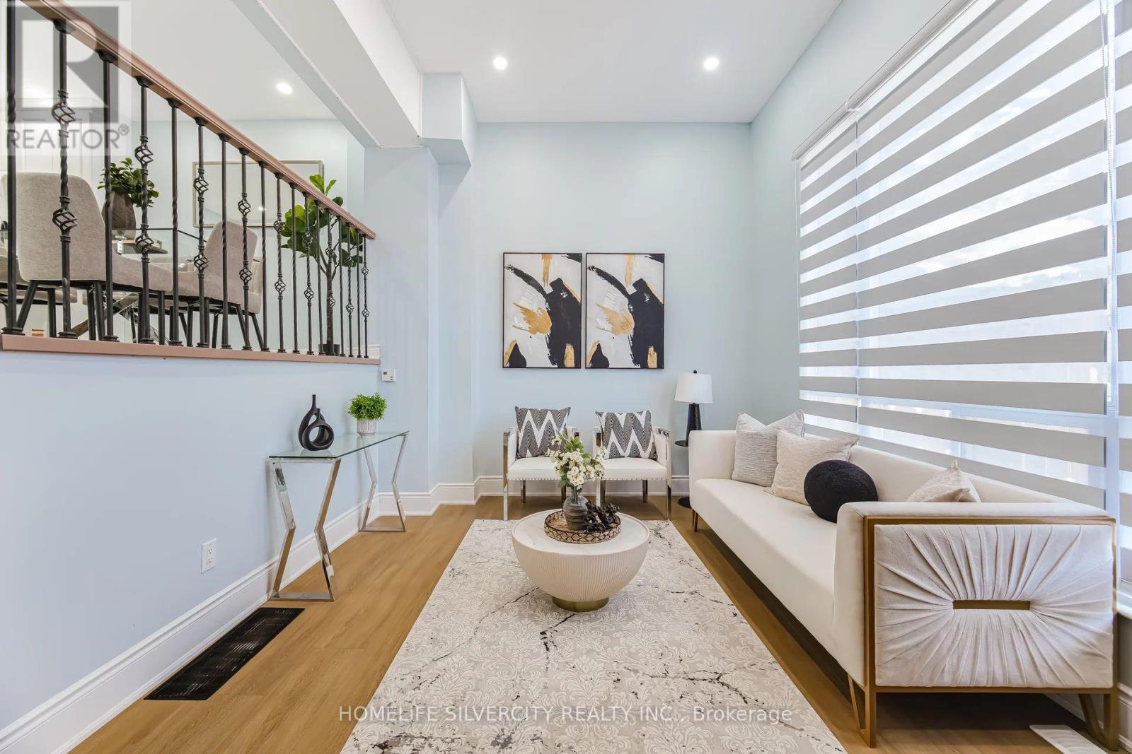 79 Darras Court, Brampton, Ontario  L6T 1W7 - Photo 9 - W12969756