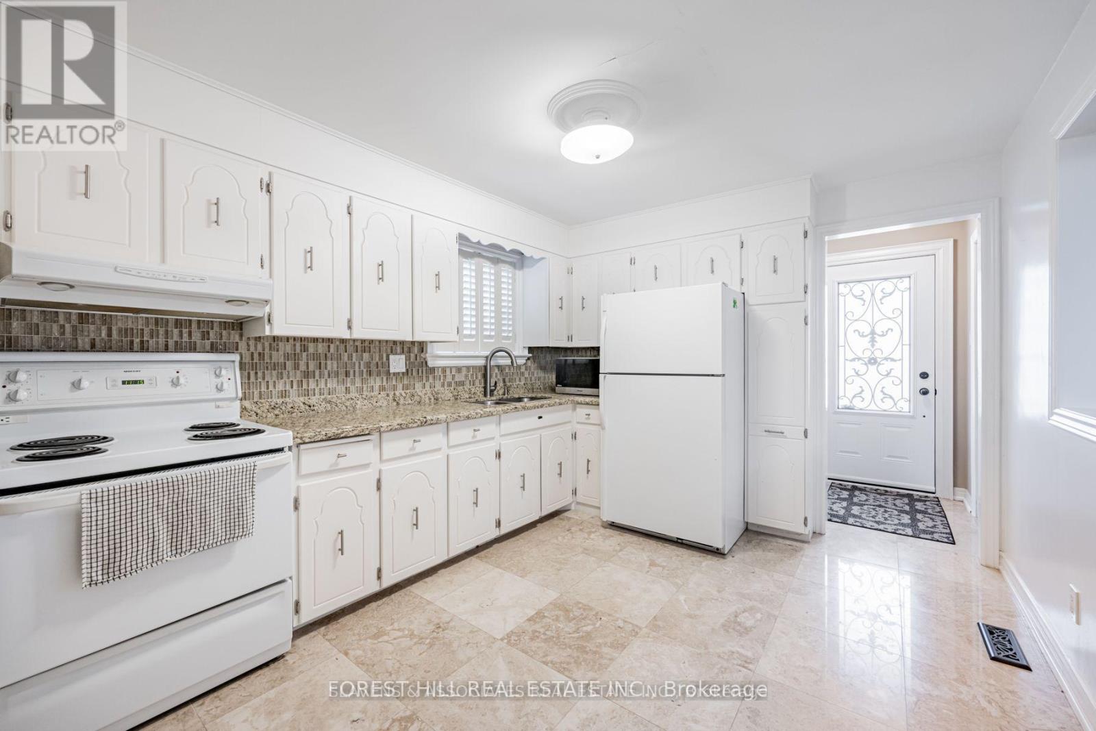 MAIN FLR - 159 SPALDING ROAD Toronto (Downsview-Roding-CFB), ON M3K 1K3