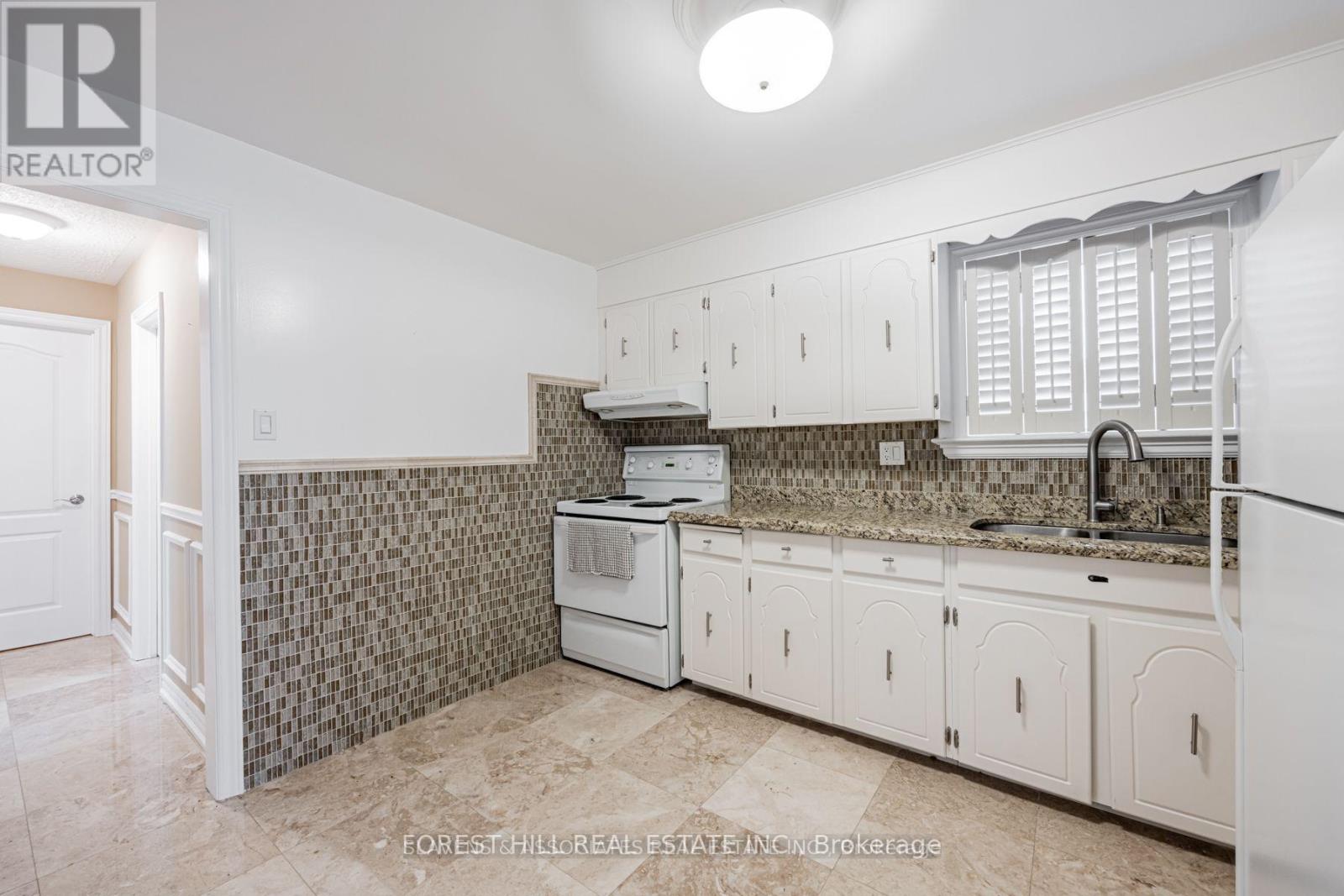 MAIN FLR - 159 SPALDING ROAD Toronto (Downsview-Roding-CFB), ON M3K 1K3