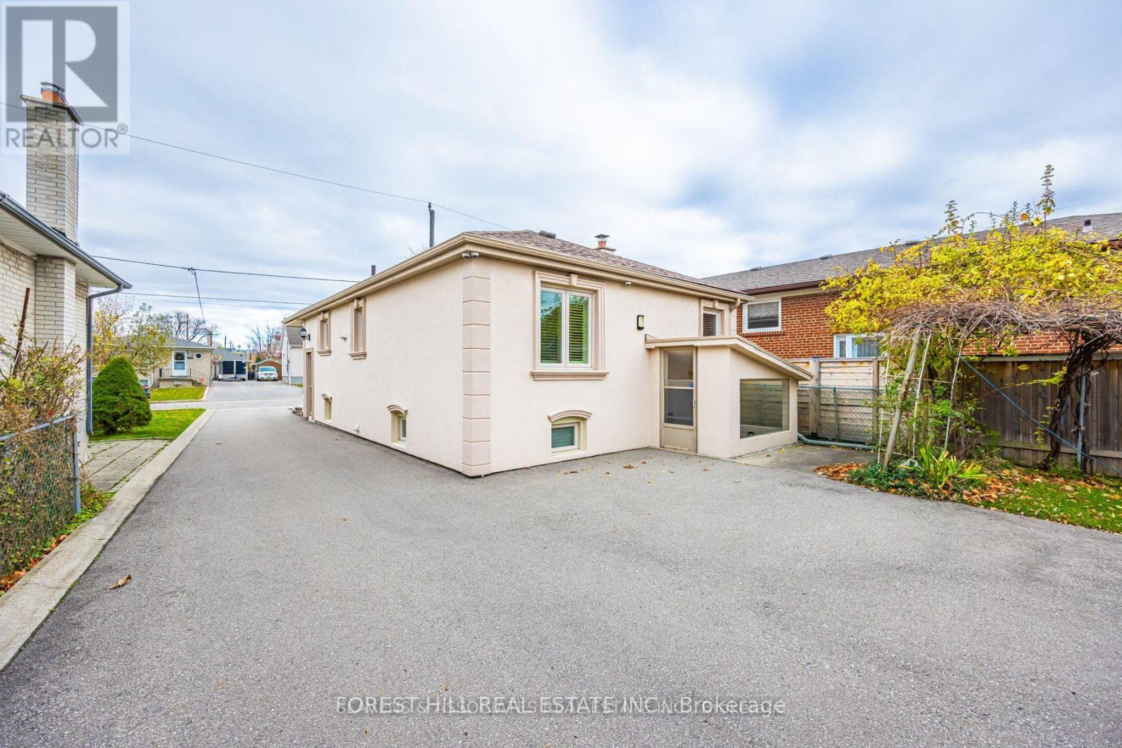 MAIN FLR - 159 SPALDING ROAD Toronto (Downsview-Roding-CFB), ON M3K 1K3