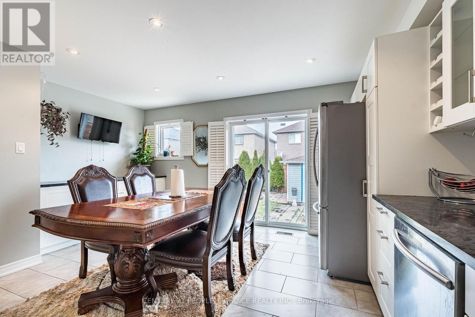 60 Red Maple Drive, Brampton, Ontario  L6X 4M1 - Photo 10 - W12969810