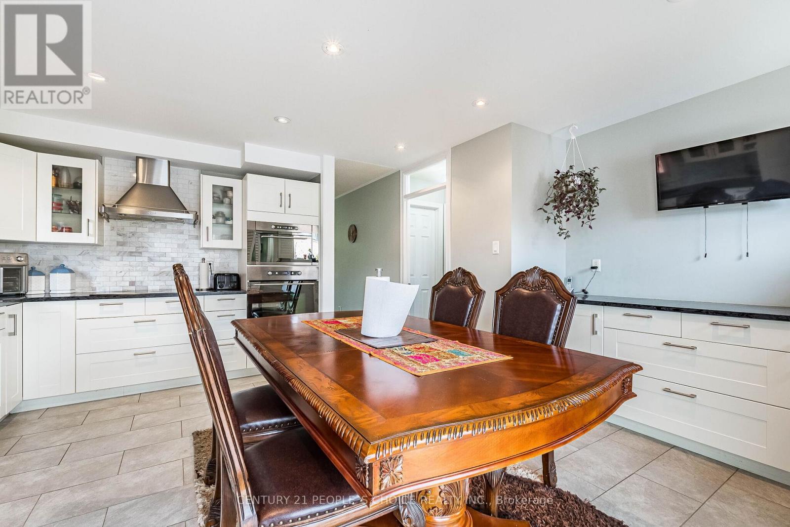 60 Red Maple Drive, Brampton, Ontario  L6X 4M1 - Photo 11 - W12969810