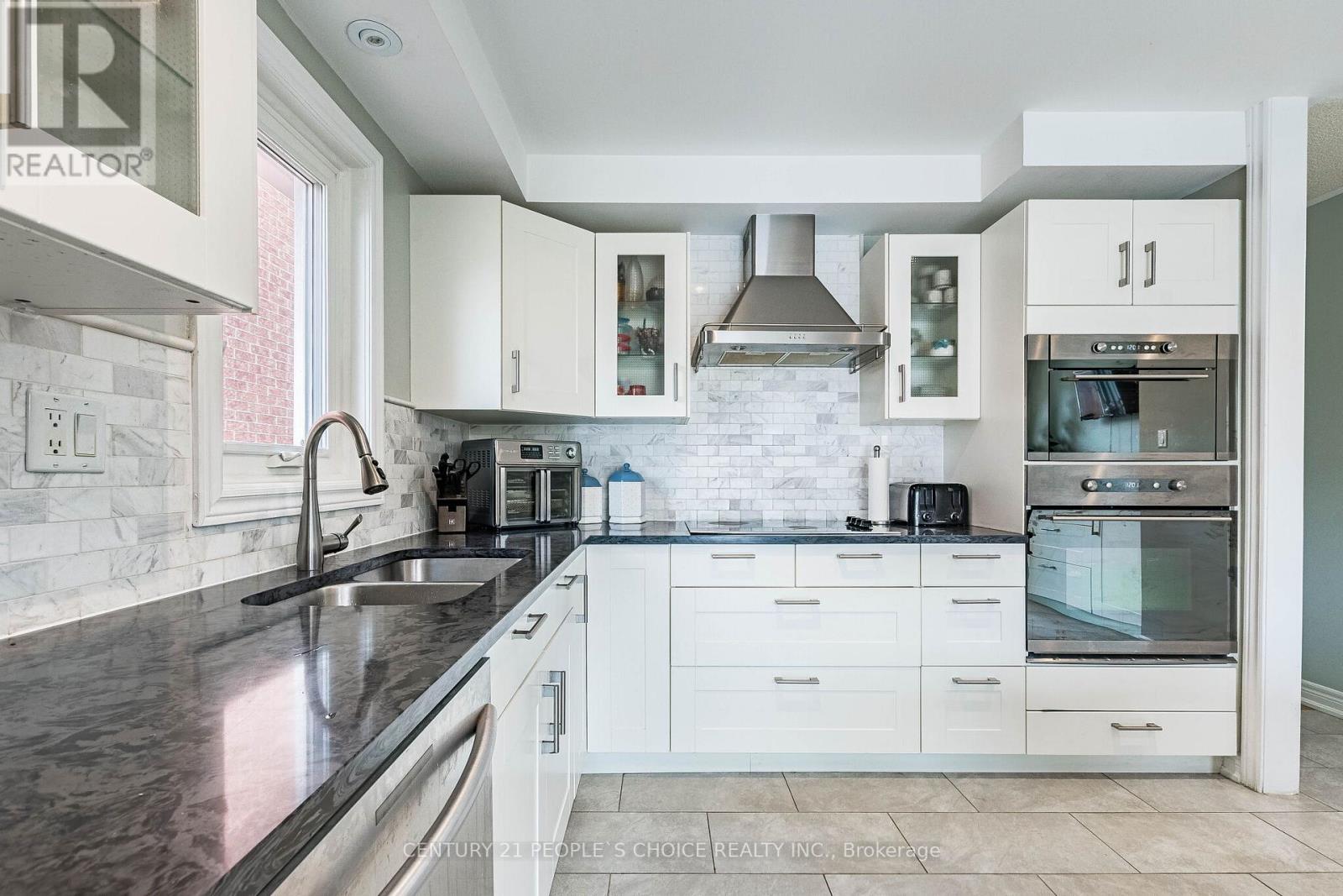 60 Red Maple Drive, Brampton, Ontario  L6X 4M1 - Photo 16 - W12969810