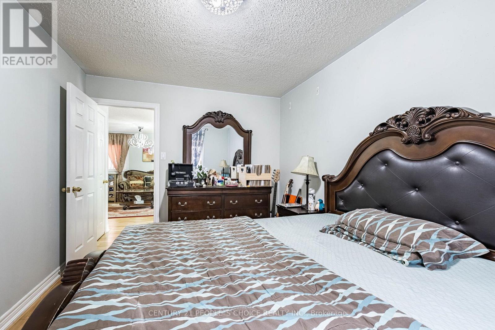 60 Red Maple Drive, Brampton, Ontario  L6X 4M1 - Photo 23 - W12969810