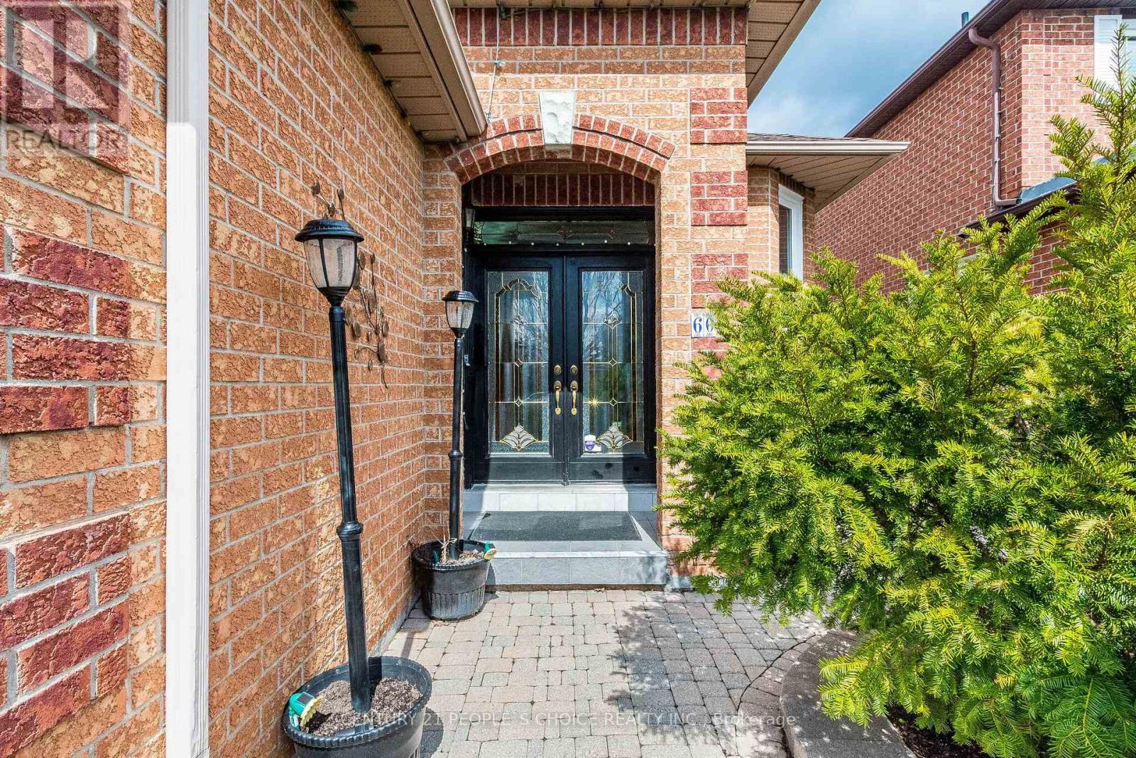 60 Red Maple Drive, Brampton, Ontario  L6X 4M1 - Photo 3 - W12969810