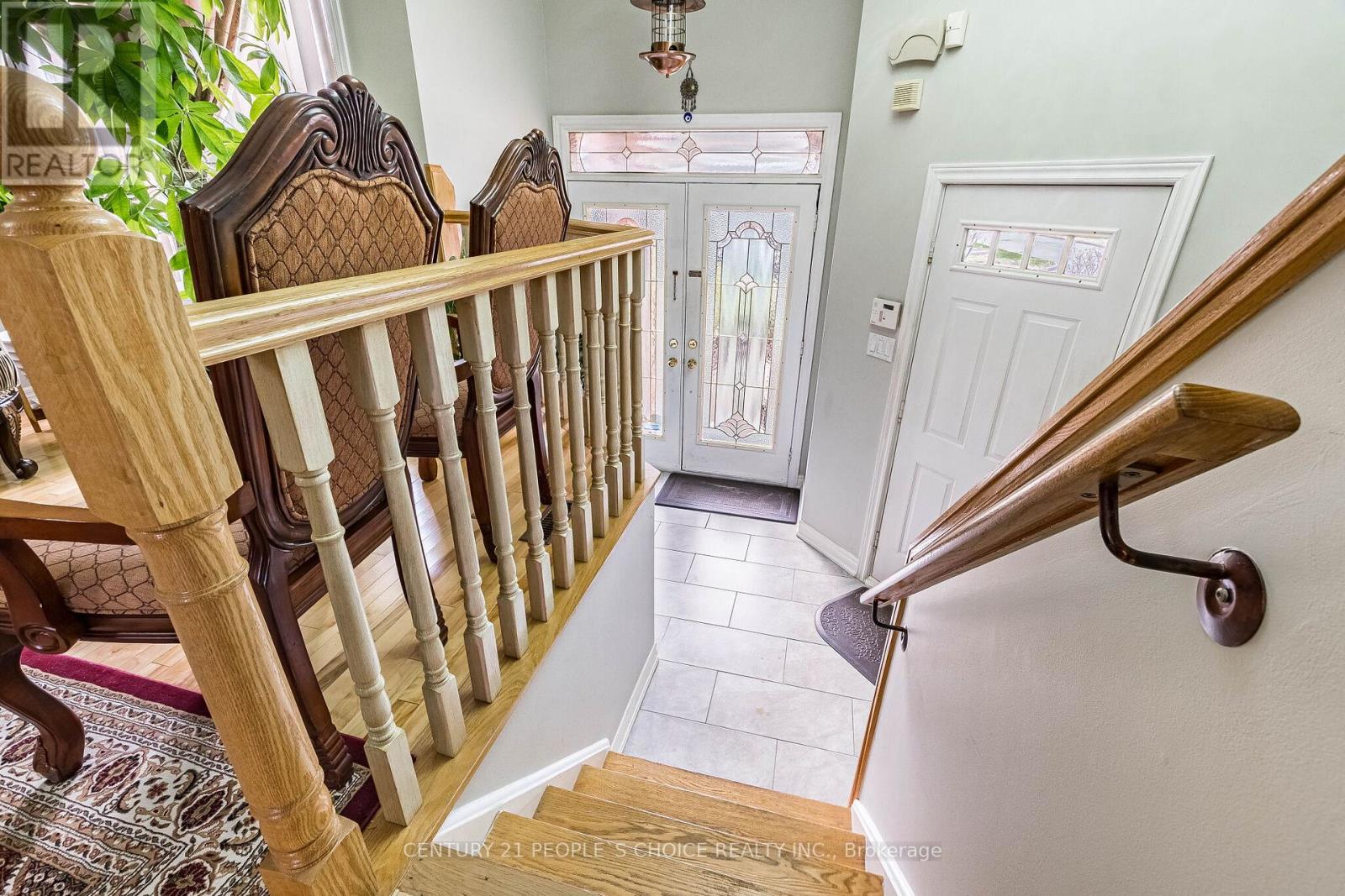 60 Red Maple Drive, Brampton, Ontario  L6X 4M1 - Photo 5 - W12969810